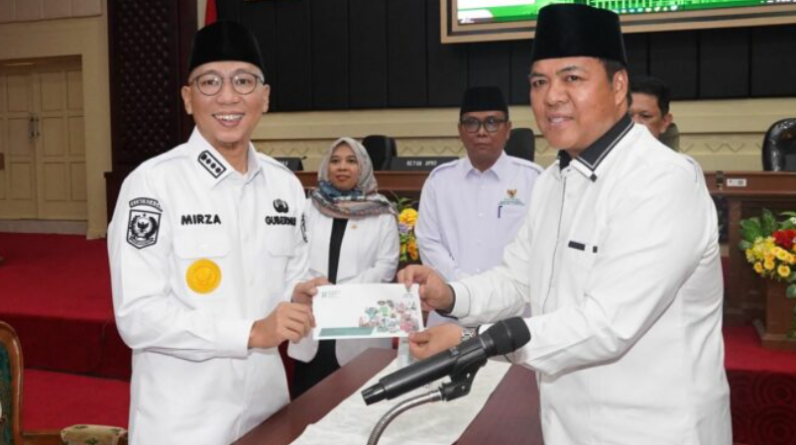 Gubernur Lampung Tunaikan Zakat Melalui Baznas Lampung